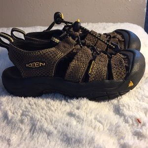 Boy Keen sandals